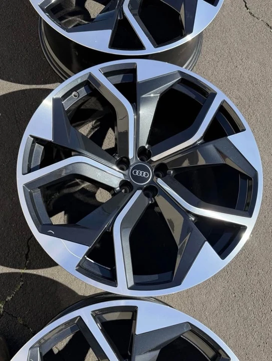 Audi RS Q8 - Image 3 of 6