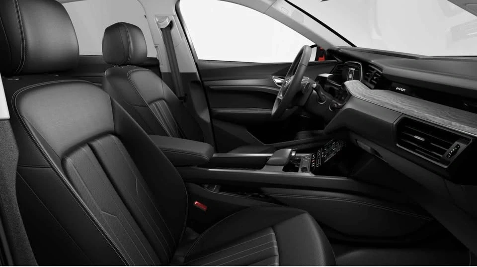 Audi e-tron - Image 8 of 10