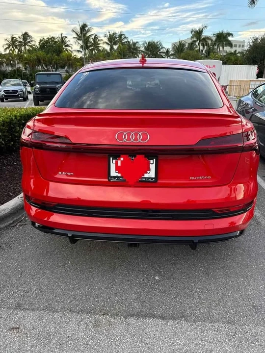 Audi e-tron - Image 5 of 10