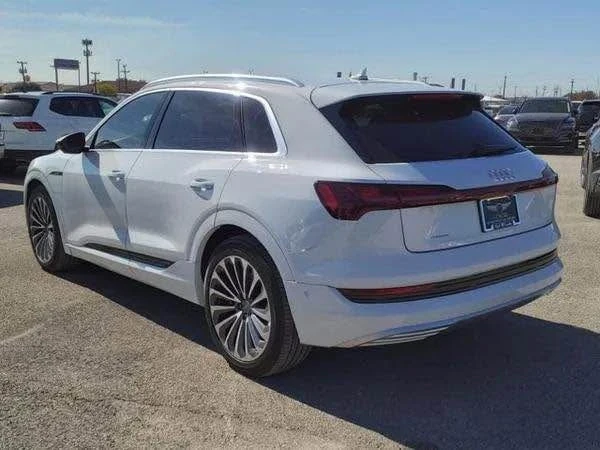 2019 Audi e-tron - Image 2 of 8