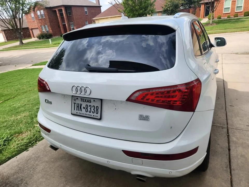 2010 Audi 8R Q5 - Image 2 of 10