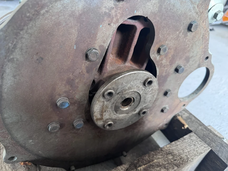 Parts & Memorabilia Engines - Image 12 of 30