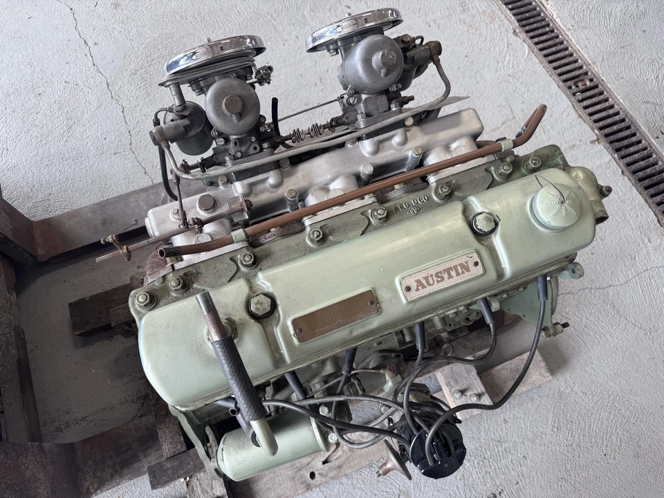 Parts & Memorabilia Engines - Image 4 of 30
