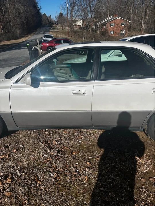 1999 Lexus ES 2nd Gen - Image 2 of 6