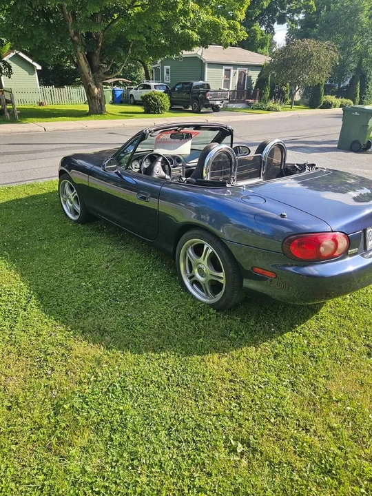 2002 Mazda NB MX-5 Miata - Image 2 of 9