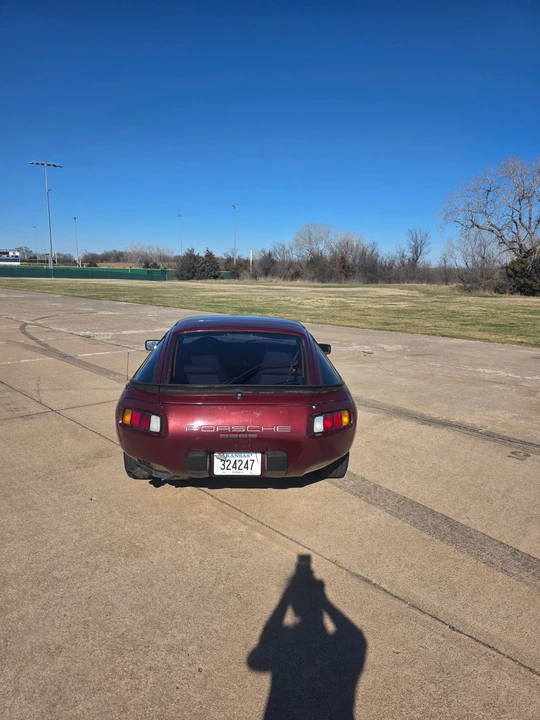 1983 Porsche 928 S - Image 8 of 31