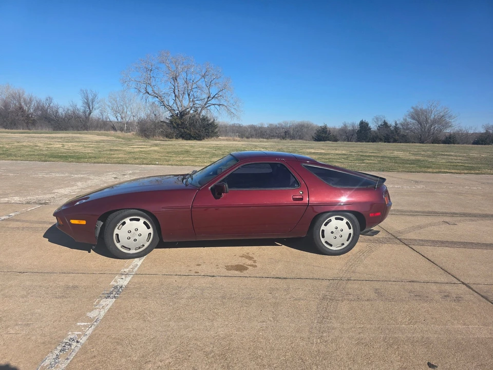 1983 Porsche 928 S - Image 16 of 31