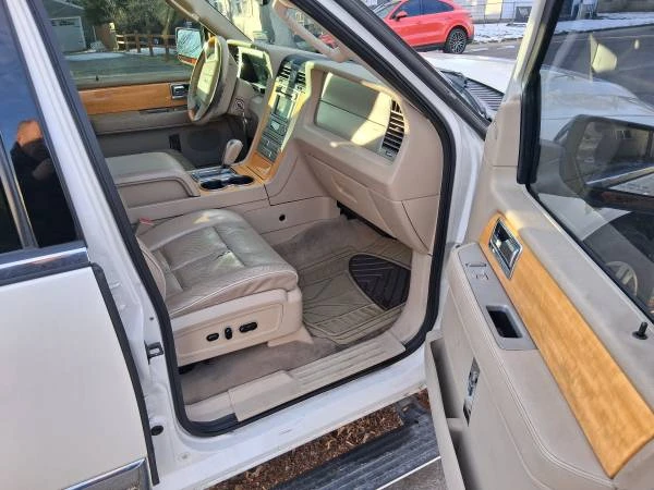2007 Lincoln Navigator 3rd Gen - Image 15 of 21