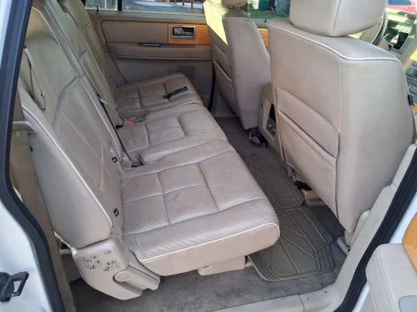 2007 Lincoln Navigator 3rd Gen - Image 19 of 21