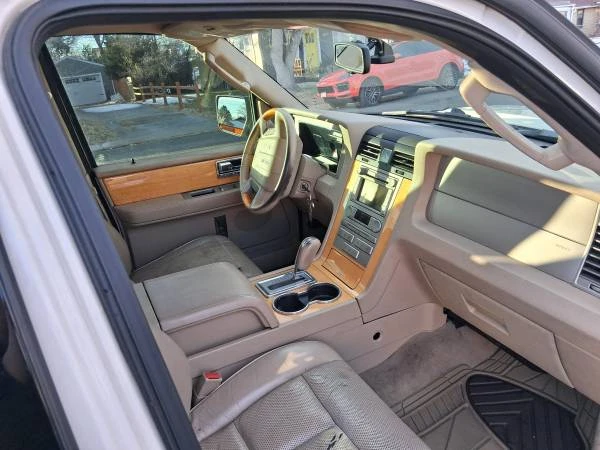 2007 Lincoln Navigator 3rd Gen - Image 16 of 21