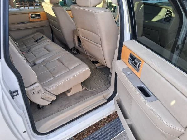 2007 Lincoln Navigator 3rd Gen - Image 20 of 21