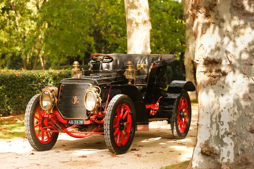 Panhard - Image 5 of 27