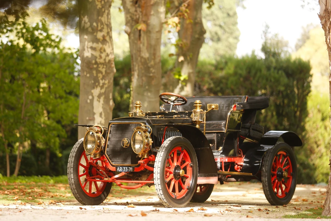 Panhard - Image 3 of 27