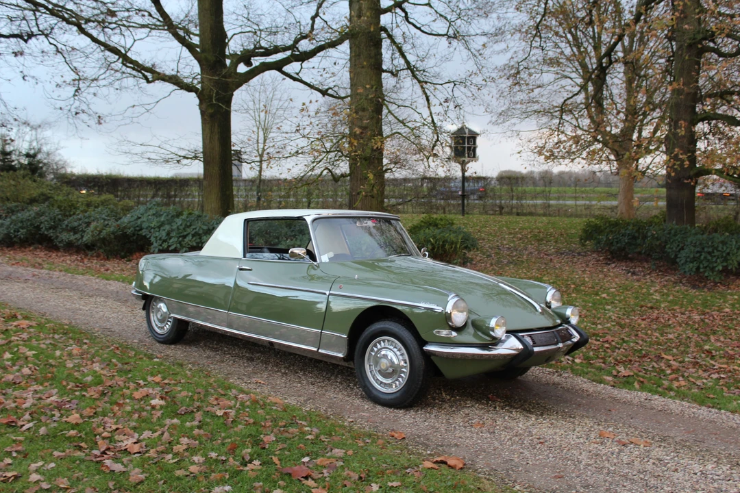Citroen DS21 - Image 2 of 31