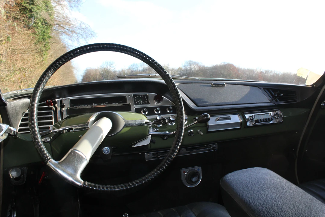 Citroen DS21 - Image 16 of 31