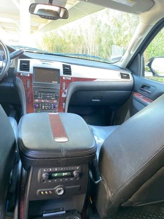 2011 Cadillac Escalade & EXT 3rd Gen - Image 6 of 12