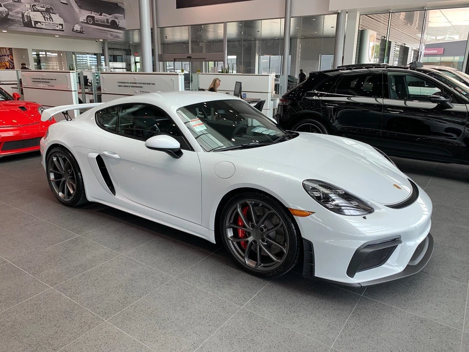 2020 Porsche 718 Cayman GT4 - Image 4 of 19