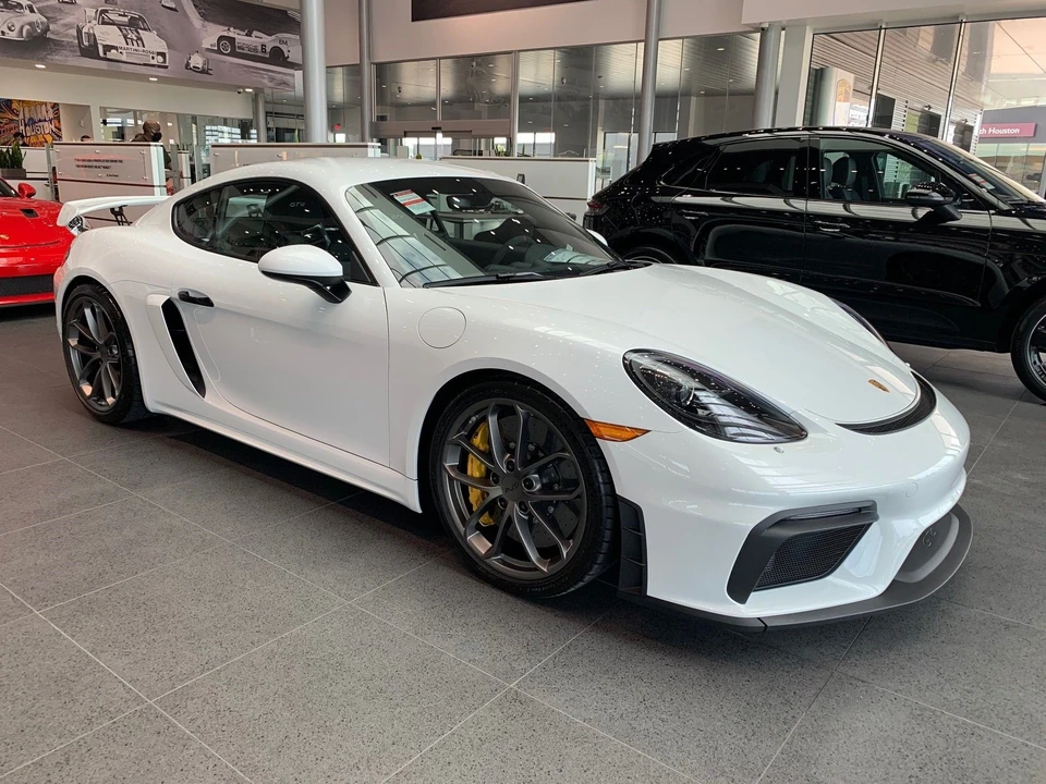 2020 Porsche 718 Cayman GT4 - Image 15 of 19