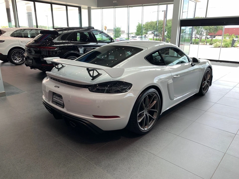 2020 Porsche 718 Cayman GT4 - Image 6 of 19