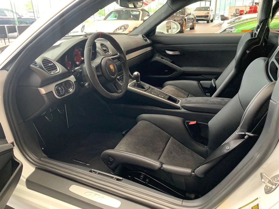 2020 Porsche 718 Cayman GT4 - Image 16 of 19