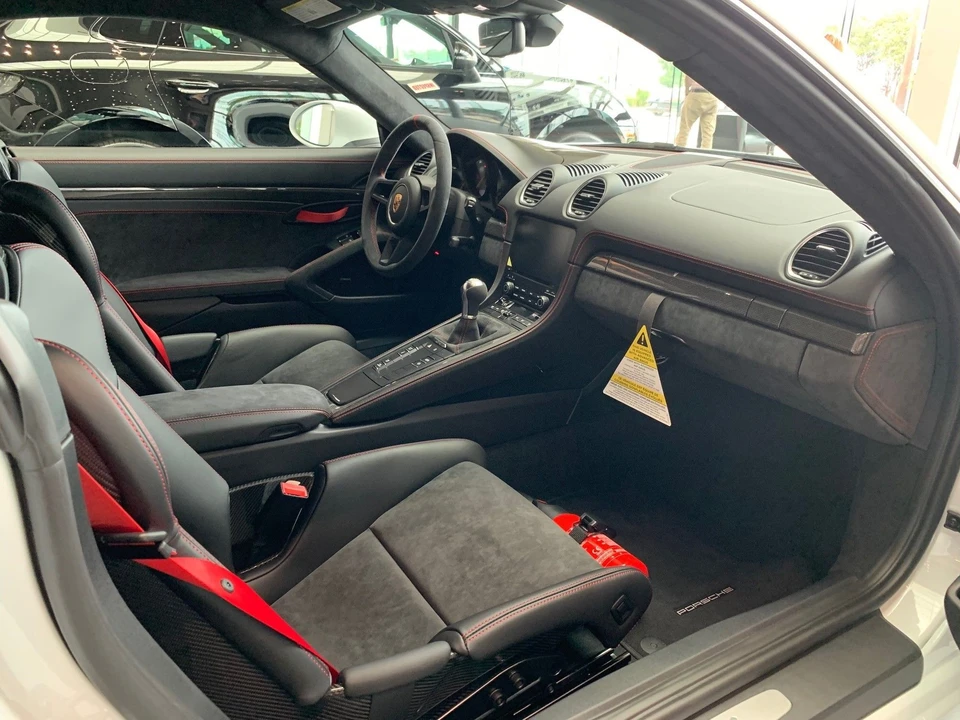 2020 Porsche 718 Cayman GT4 - Image 11 of 19