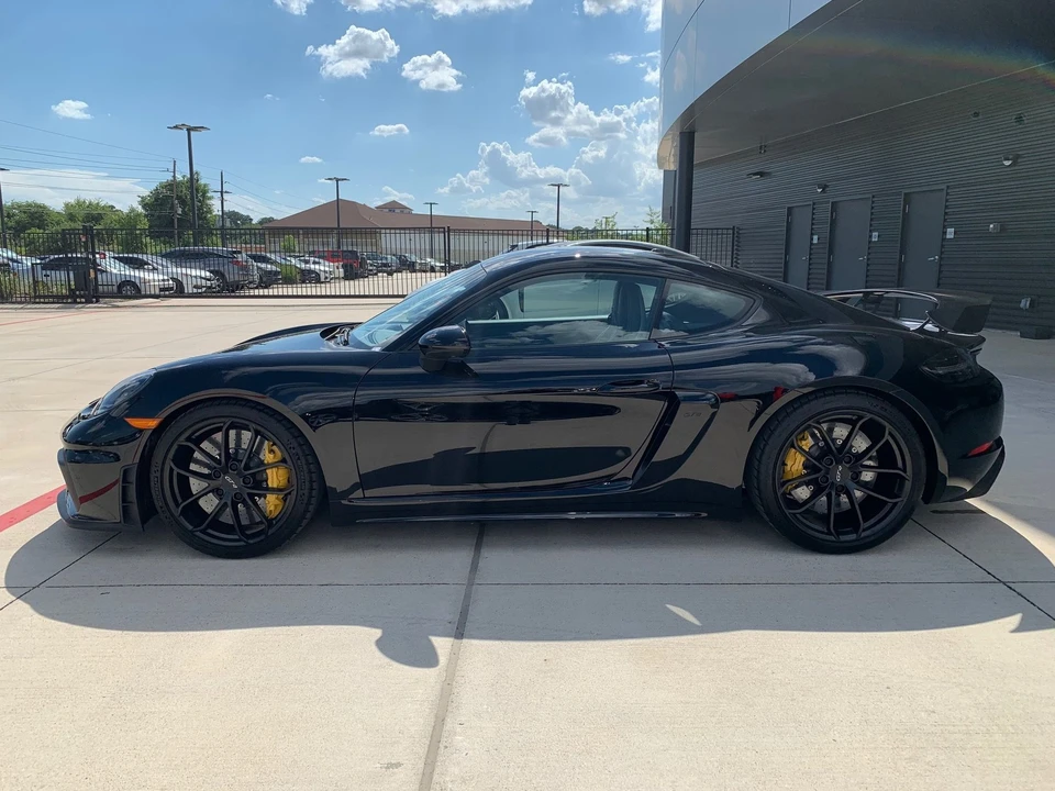 2020 Porsche 718 Cayman GT4 - Image 6 of 15