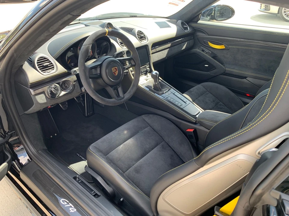 2020 Porsche 718 Cayman GT4 - Image 12 of 15