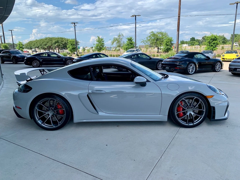 2020 Porsche 718 Cayman GT4 - Image 7 of 15