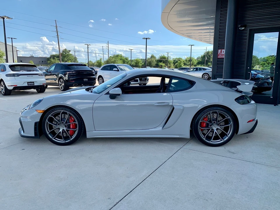 2020 Porsche 718 Cayman GT4 - Image 5 of 15