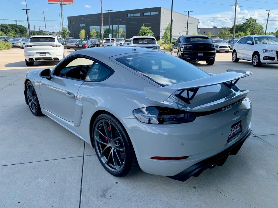 2020 Porsche 718 Cayman GT4 - Image 8 of 15