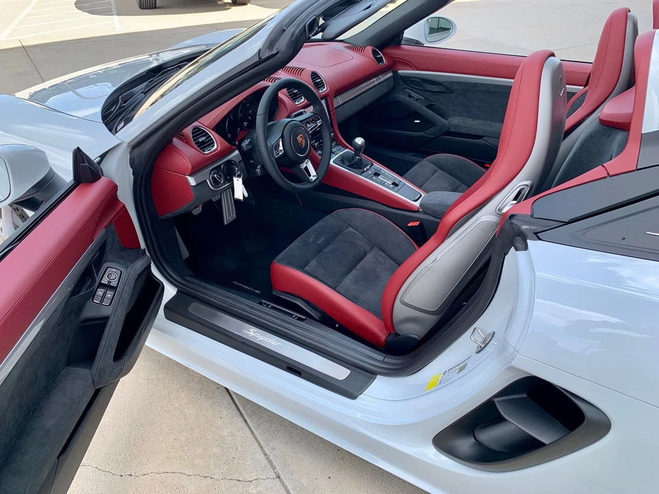 2020 Porsche 718 Boxster Spyder - Image 12 of 15