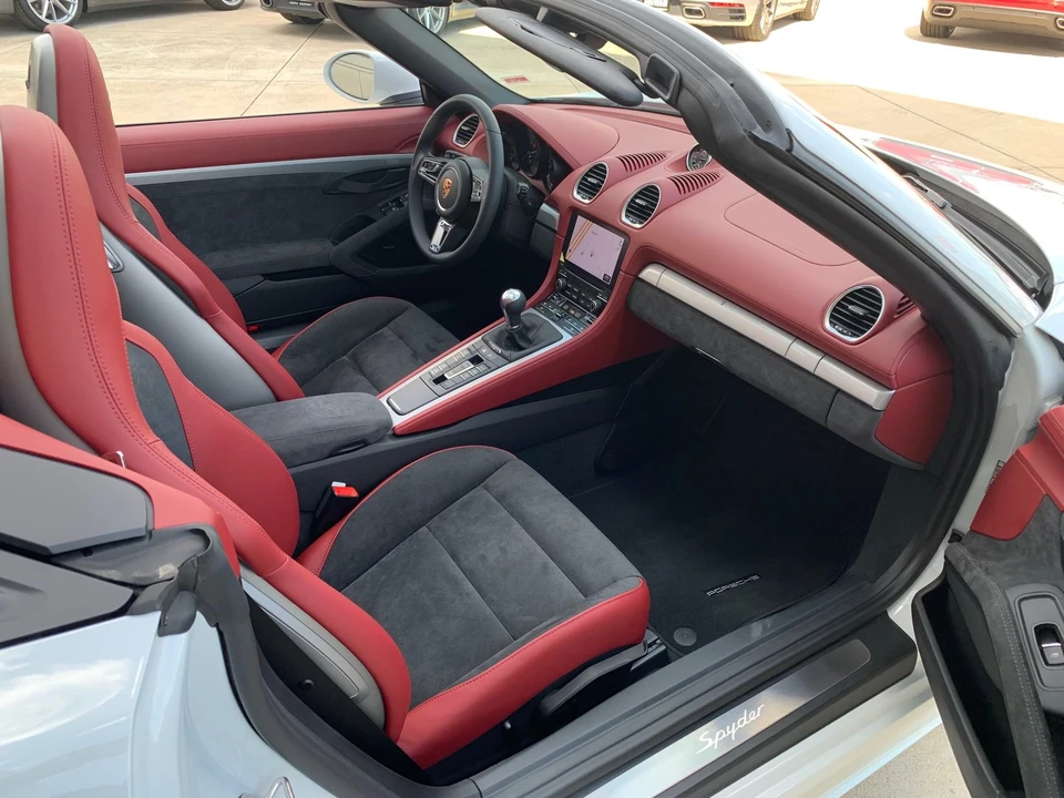 2020 Porsche 718 Boxster Spyder - Image 14 of 15