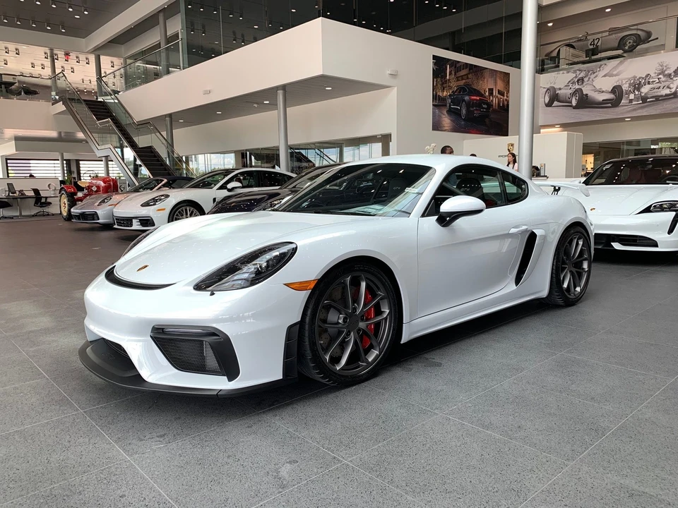 2020 Porsche 718 Cayman GT4 - Image 4 of 11