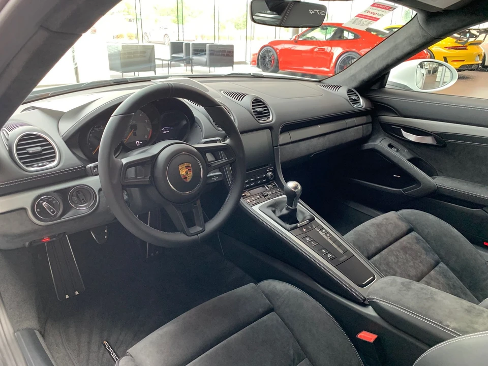 2020 Porsche 718 Cayman GT4 - Image 9 of 11