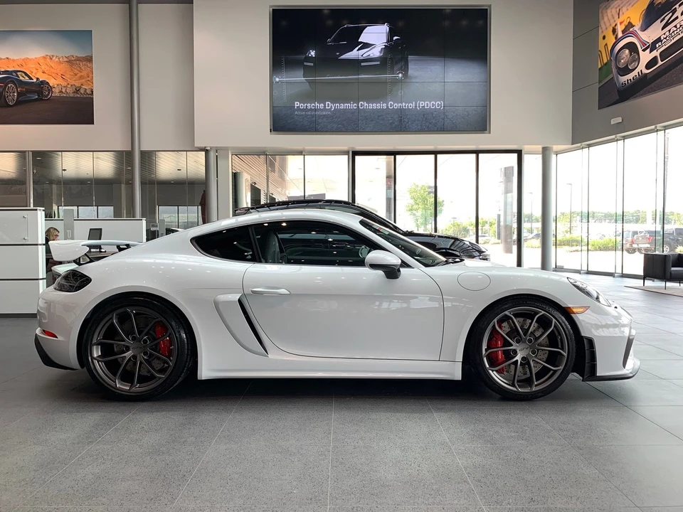 2020 Porsche 718 Cayman GT4 - Image 5 of 11