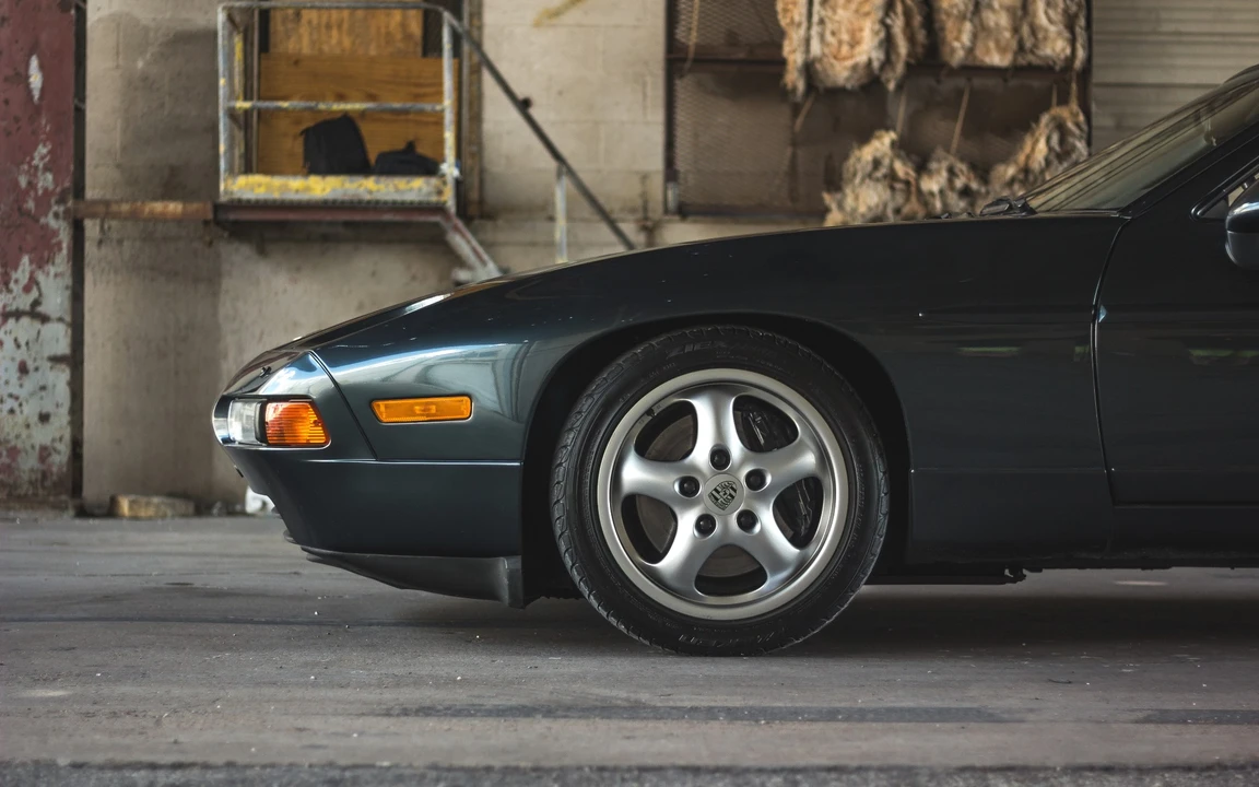 1994 Porsche 928 GTS - Image 8 of 31