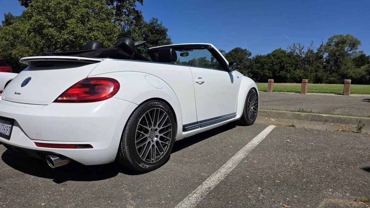 2014 Volkswagen A5 Beetle - Image 2 of 24