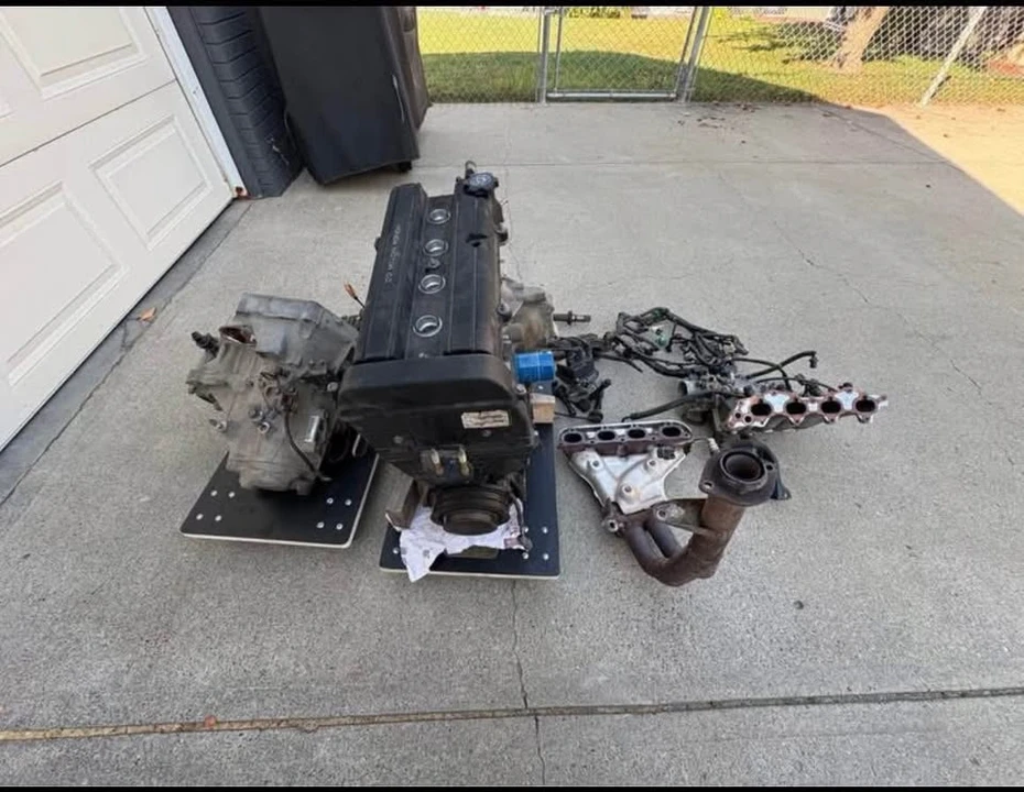 1996 Parts & Memorabilia Engines - Image 2 of 6