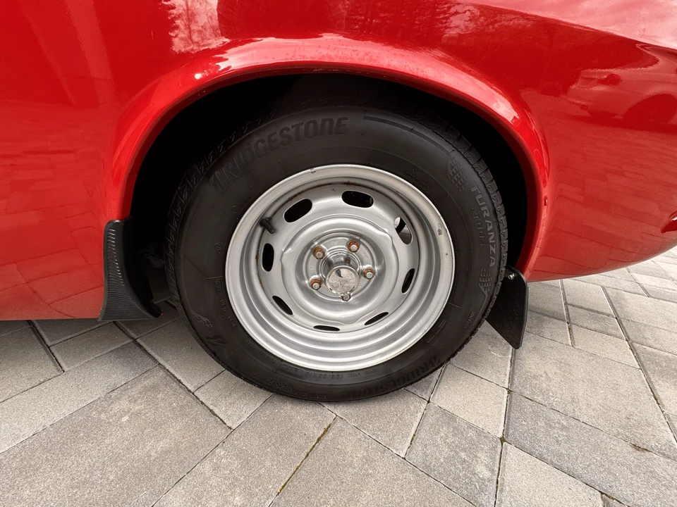 1965 Volvo 1800S - Image 25 of 31