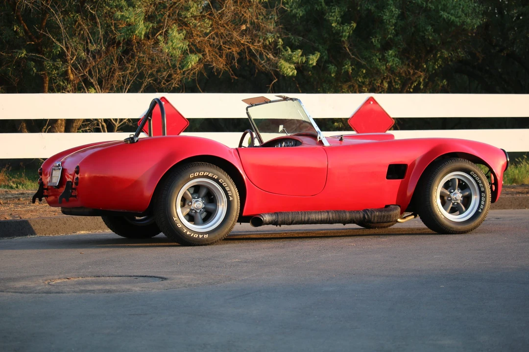 Shelby Cobra Replica - Image 10 of 31