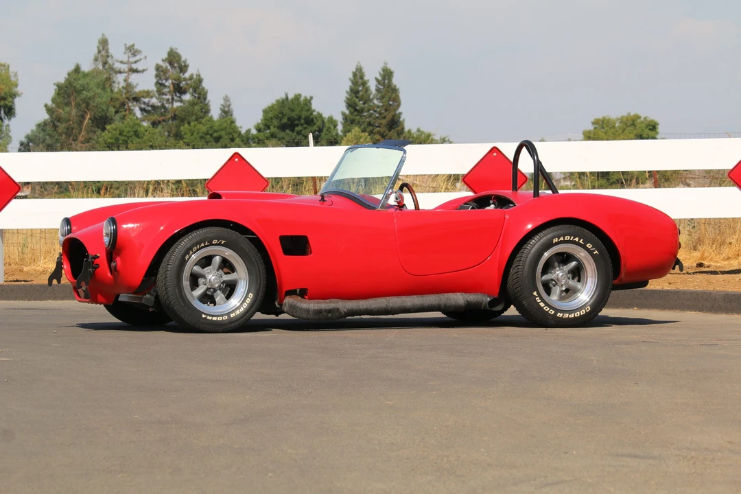 Shelby Cobra Replica - Image 24 of 31