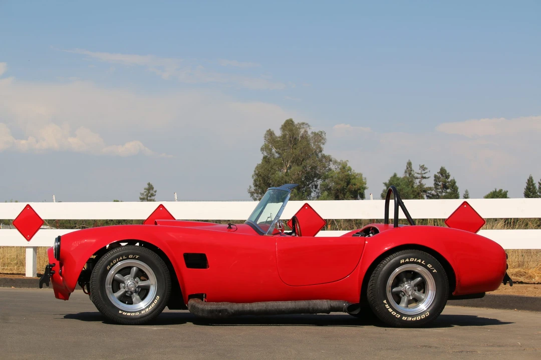 Shelby Cobra Replica - Image 23 of 31