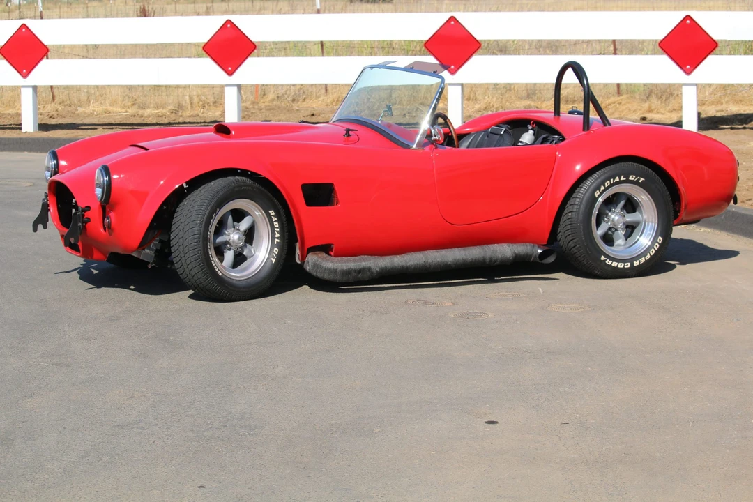 Shelby Cobra Replica - Image 25 of 31