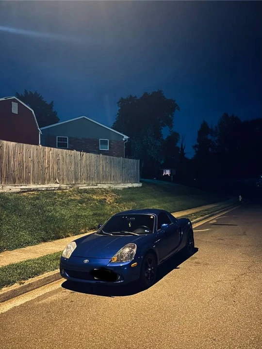 2003 Toyota MR2 Spyder/MR-S - Image 2 of 9