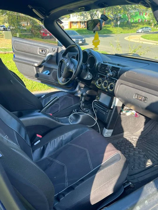 2003 Toyota MR2 Spyder/MR-S - Image 8 of 9