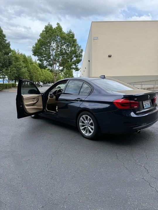 2016 BMW - Image 2 of 10
