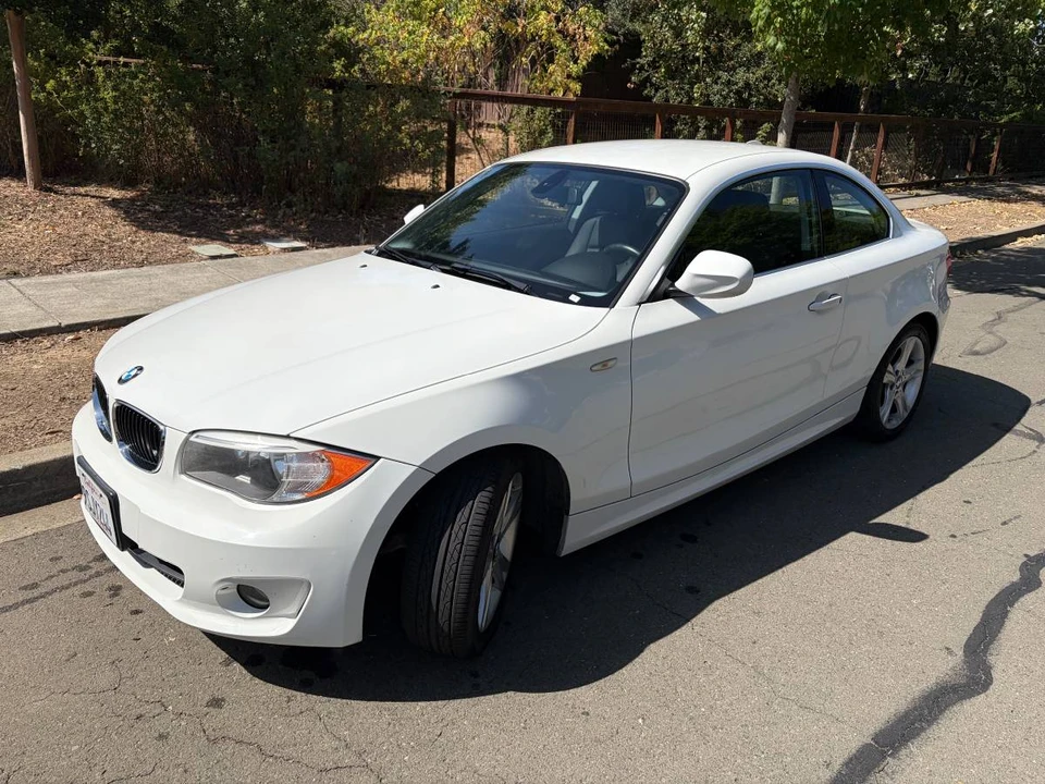 2013 BMW E81/E82/E88 1 Series - Image 2 of 13