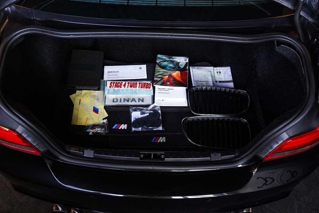 2011 BMW 1M - Image 12 of 12