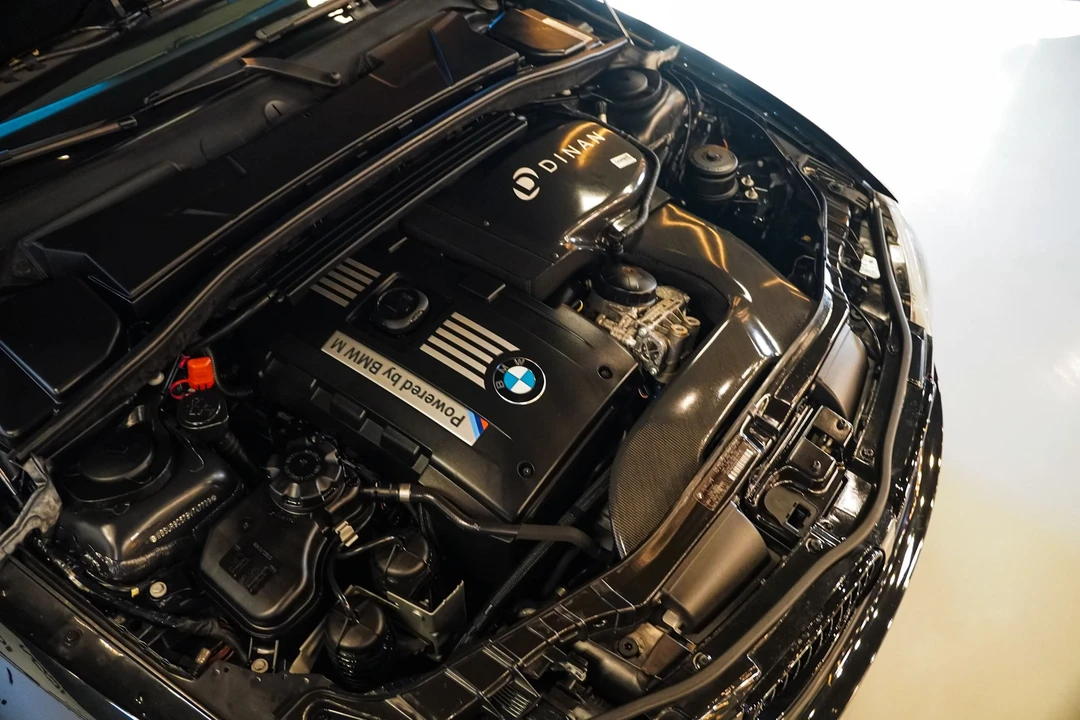 2011 BMW 1M - Image 10 of 12