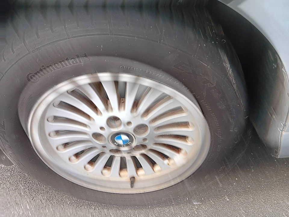 2000 BMW E39 540i - Image 9 of 14